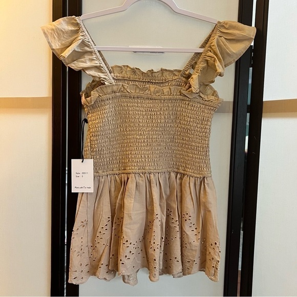 NEW Japna Smocked Eyelet Top Size Small Tan with Scalloped Hem Ruffled Straps - Picture 8 of 11